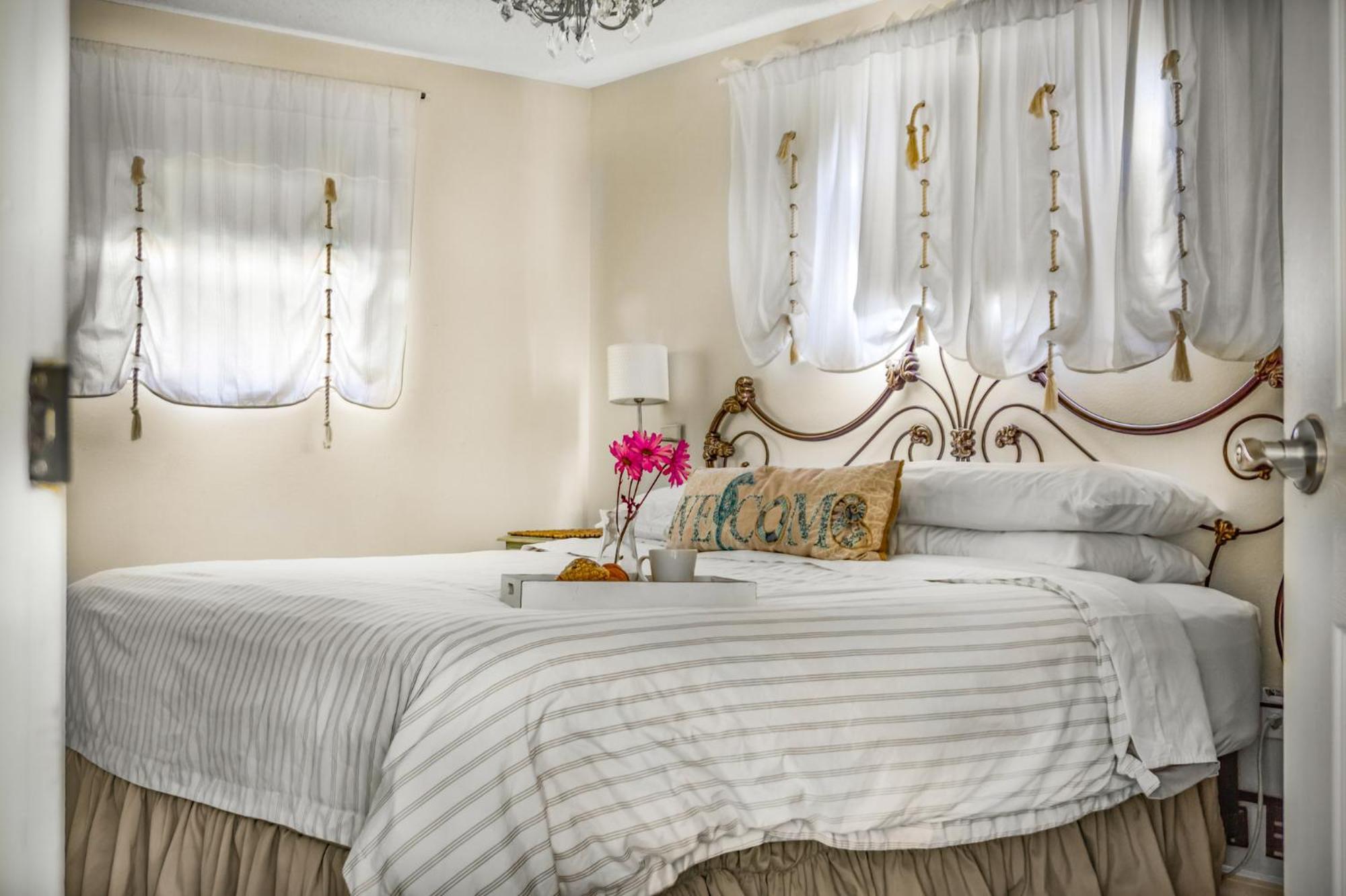 Beach Cottage With Heated Pool Just Off Siesta Key Sarasota Buitenkant foto